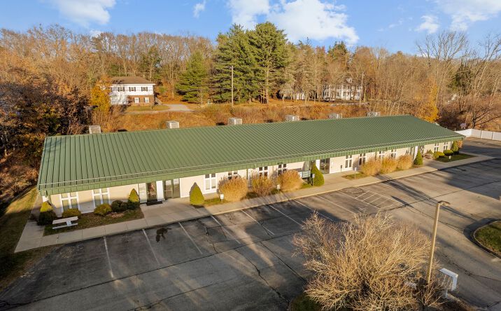 Pictures of Office property located at 35-39 Kennedy Dr, Putnam, CT 06260 for lease - image #1