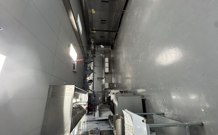 Pictures of Restaurant property located at 222 E 10th St, Long Beach, CA 90813 for lease - image #1