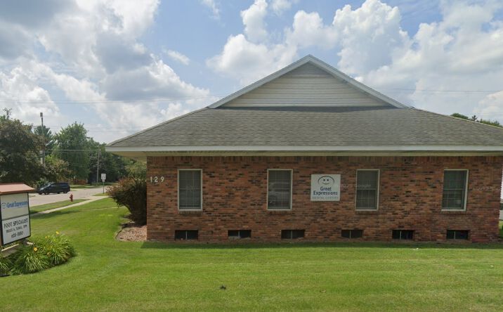 Pictures of Office property located at 129 S Washington St, Oxford, MI 48371 for lease - image #1
