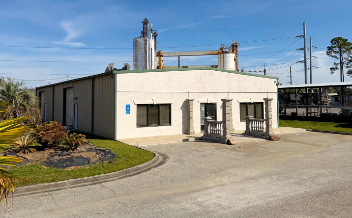 Pictures of Industrial property located at 204 Stalnaker Ave, Warner Robins, GA 31088 for lease - image #1