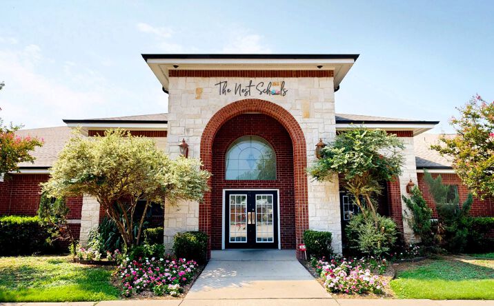 Pictures of Retail, Special Purpose, Office property located at 1100 W Turner Warnell Rd, Arlington, TX 76001 for lease - image #1