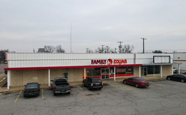 Pictures of Retail, Special Purpose, Industrial property located at 210 S Armstrong Ave, Denison, TX 75020 for lease - image #1