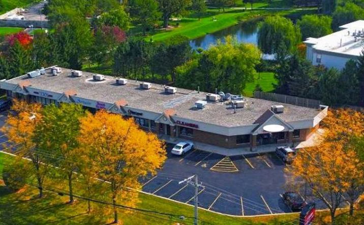 Pictures of Retail property located at 34491 North Old Walnut Circle, Gurnee, IL 60031 for lease - image #1