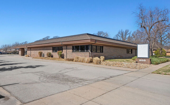 Pictures of Office property located at 655 N Woodlawn Blvd, Wichita, KS 67208 for lease - image #1