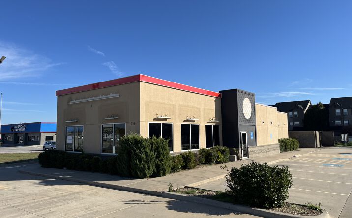 Pictures of Retail property located at 206 SW Sheridan Rd, Lawton, OK 73505 for lease - image #1