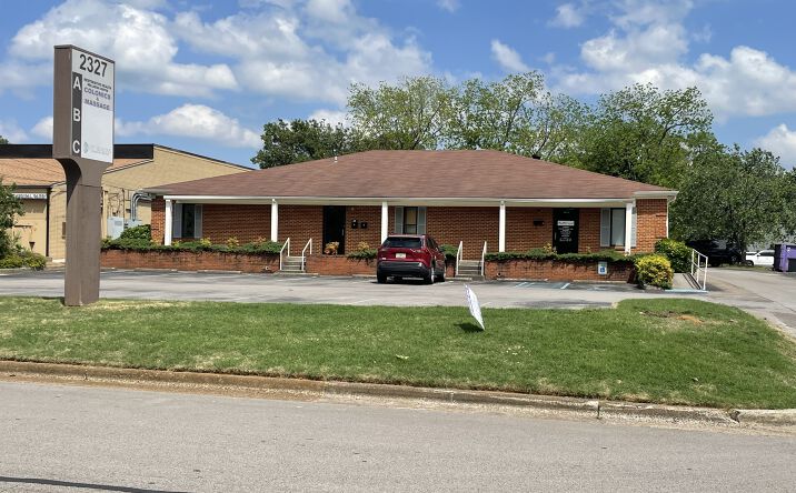 Pictures of Office property located at 2327 Pansy St SW, Huntsville, AL 35801 for lease - image #1