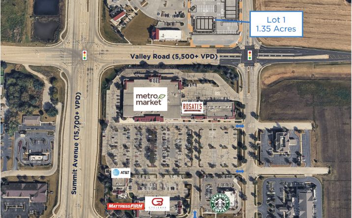 Pictures of Retail, Land, Restaurant property located at 1300 Pabst Farms Cir, Oconomowoc, WI 53066 for lease - image #1