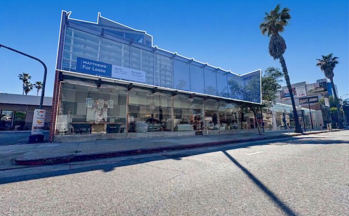 Pictures of Retail property located at 15422 Ventura Blvd, Los Angeles, CA 91403 for lease - image #1