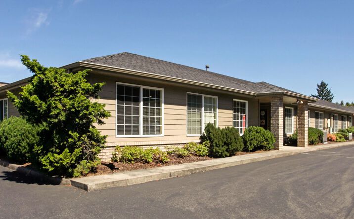 Pictures of Office property located at 4350 Commercial Street Southeast, Salem, OR 97302 for lease - image #1