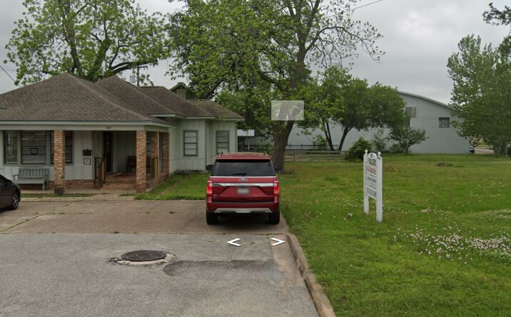 Pictures of Office property located at 608 N Front St, Angleton, TX 77515 for lease - image #1
