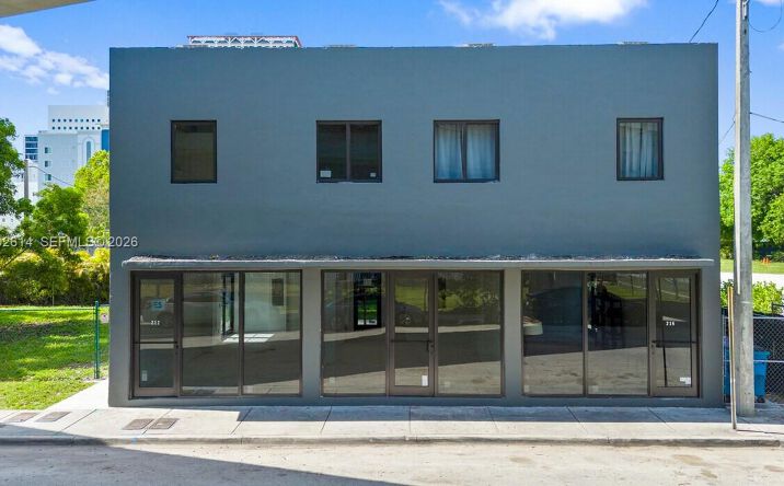 Pictures of Retail, Office property located at 216 NW 11th St, Miami, FL 33136 for lease - image #1