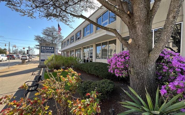 Pictures of Office property located at 655 Main Street UNIT 207, East Greenwich, RI 02818 for lease - image #1