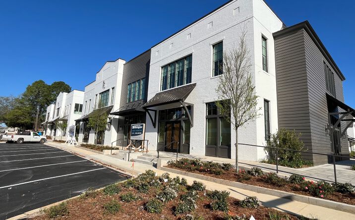 Pictures of Retail, Office property located at 557 Fairhope Ave, Fairhope, AL 36532 for lease - image #1