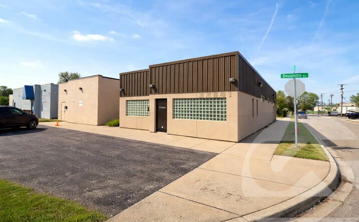Pictures of Industrial property located at 22841 Dequindre Rd, Hazel Park, MI 48030 for lease - image #1