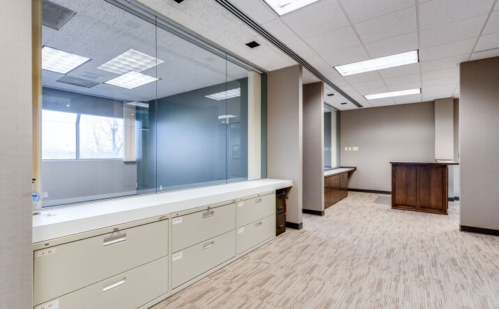 Pictures of Office property located at 811 E 30th Ave, Hutchinson, KS 67502 for lease - image #1