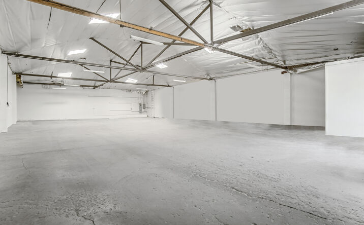 Pictures of Industrial property located at 14117 Bessemer St, Los Angeles, CA 91401 for lease - image #1