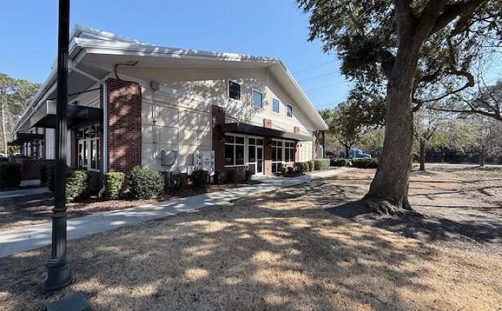Pictures of Retail, Office, Industrial property located at 543 Long Point Rd, Mt Pleasant, SC 29464 for lease - image #1
