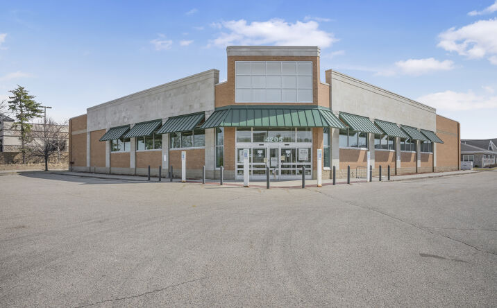 Pictures of Retail property located at 4205 Egan Dr, Savage, MN 55378 for lease - image #1