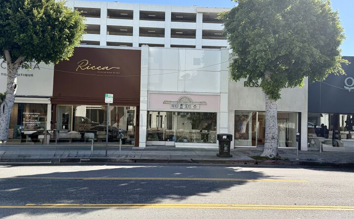 Pictures of Retail property located at 140 S Robertson Blvd, Los Angeles, CA 90048 for lease - image #1