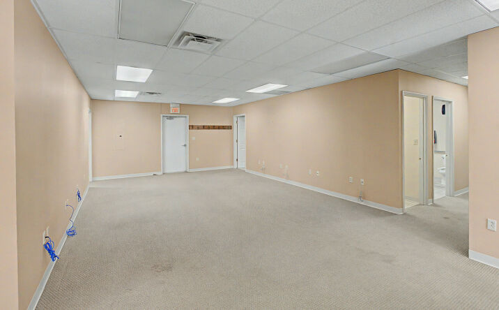 Pictures of Office property located at 2737 E Jackson Blvd, Jackson, MO 63755 for lease - image #1