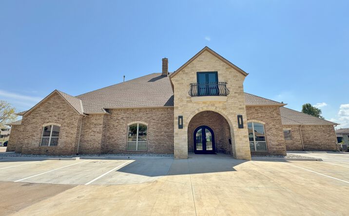Pictures of Office property located at 9600 S May Ave, Oklahoma City, OK 73159 for lease - image #1