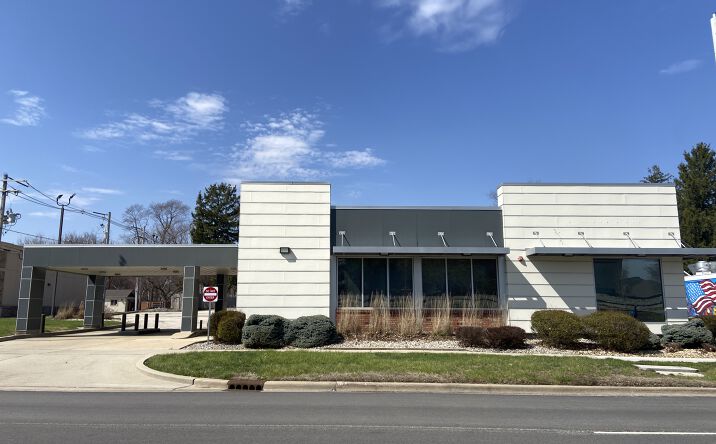 Pictures of Retail property located at 1001 S Neil St, Champaign, IL 61820 for lease - image #1