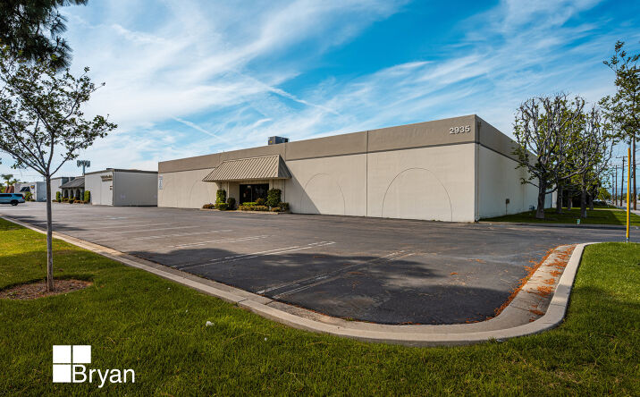 Pictures of Industrial property located at 2935 E La Palma Ave, Anaheim, CA 92806 for lease - image #1