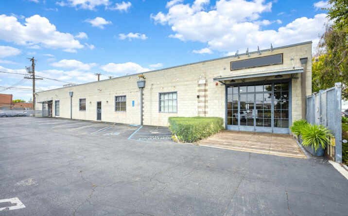Pictures of Office property located at 1630 12th St, Santa Monica, CA 90404 for lease - image #1