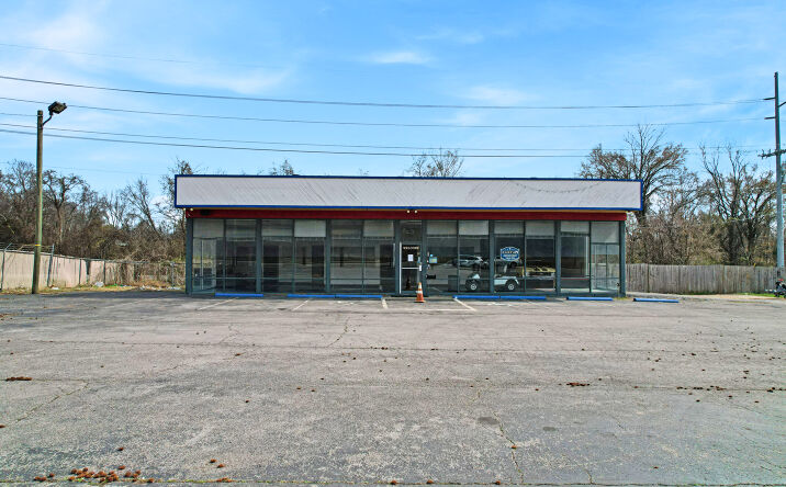 Pictures of Retail property located at 4640 Old Hickory Blvd, Nashville, TN 37138 for lease - image #1