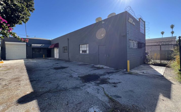 Pictures of Industrial property located at 3904 S Broadway, Los Angeles, CA 90037 for lease - image #1
