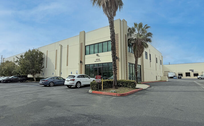 Pictures of Office, Industrial property located at 7711 Hayvenhurst Ave, Los Angeles, CA 91406 for lease - image #1