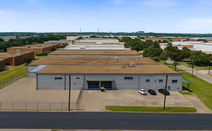 Pictures of Industrial property located at 8901 Directors Row, Dallas, TX 75247 for lease - image #1
