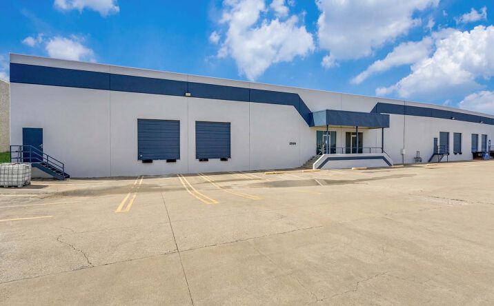 Pictures of Industrial property located at 2556 W Commerce, Dallas, TX 75238 for lease - image #1