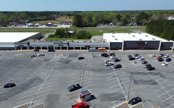 Pictures of Retail property located at 815 N Norwood St, Wallace, NC 28466 for lease - image #1