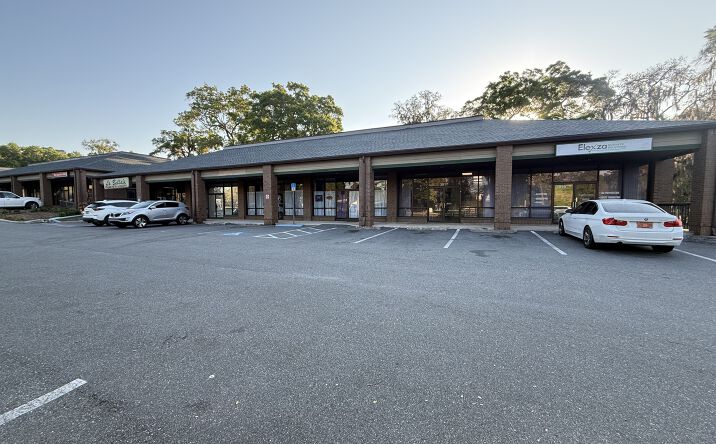 Pictures of Office, Retail property located at 3917 SE Lake Weir Ave, Ocala, FL 34480 for lease - image #1