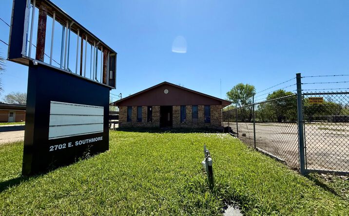 Pictures of Office, Industrial, Special Purpose property located at 2702 Southmore Ave, Pasadena, TX 77502 for lease - image #1