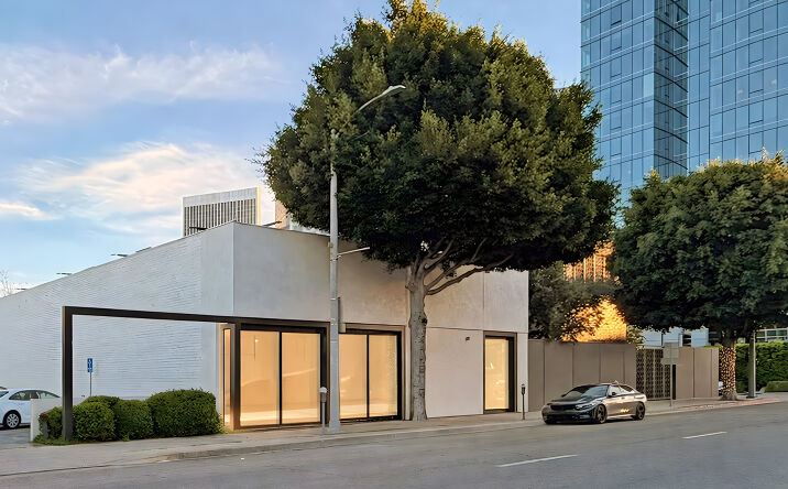 Pictures of Retail property located at 9970 S Santa Monica Blvd, Beverly Hills, CA 90212 for lease - image #1