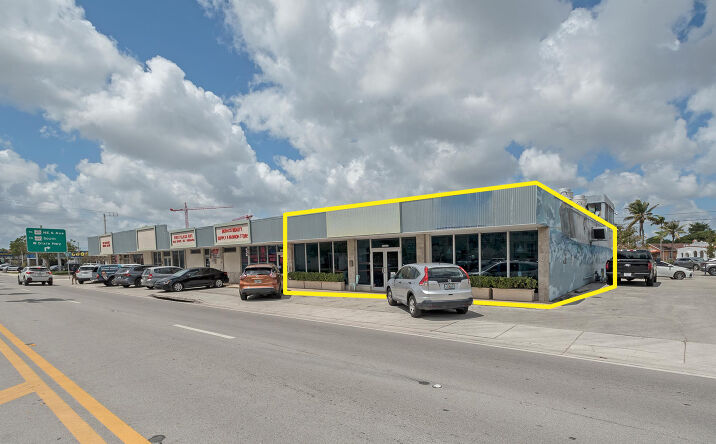 Pictures of Restaurant property located at 12950 W Dixie Hwy, North Miami, FL 33161 for lease - image #1