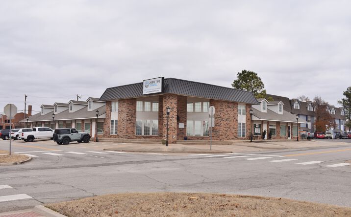 Pictures of Office property located at 101 E Hurd St, Edmond, OK 73034 for lease - image #1
