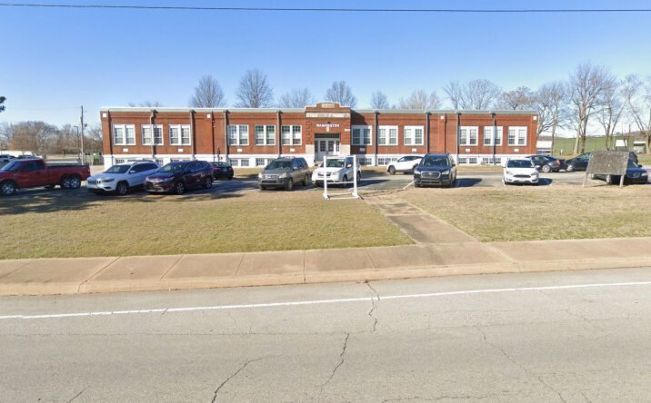 Pictures of Office property located at 800 E Emma Ave, Springdale, AR 72764 for lease - image #1