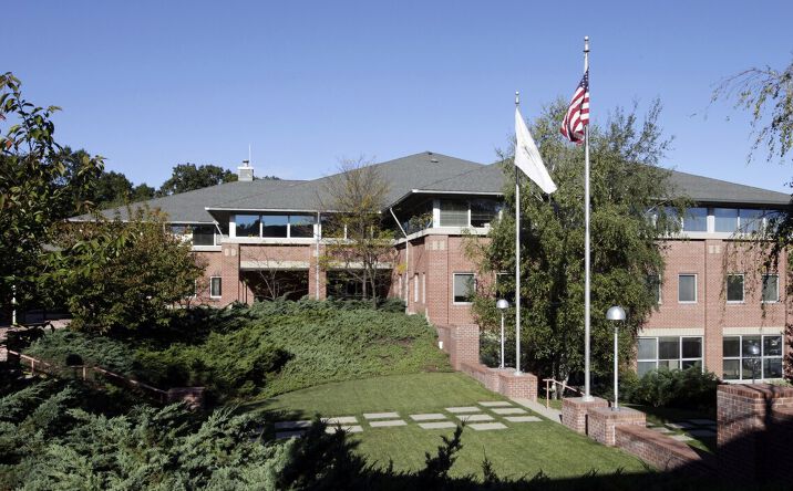 Pictures of Office property located at 300 Centerville Rd, Warwick, RI 02886 for lease - image #1