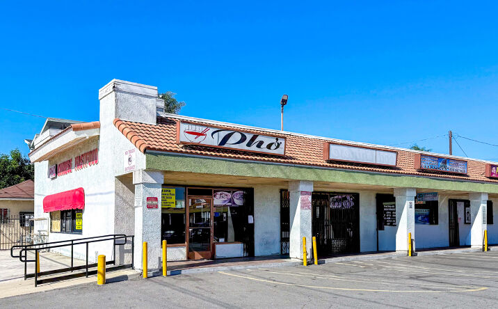 Pictures of Restaurant property located at 445 E Anaheim St, Los Angeles, CA 90744 for lease - image #1