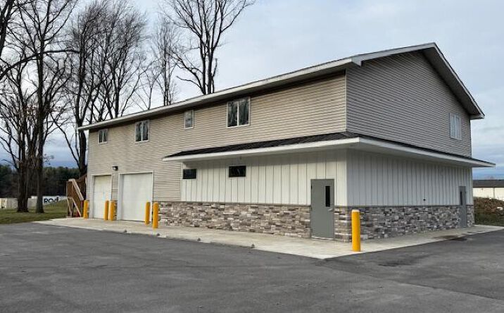 Pictures of Retail, Industrial property located at 36 N 450 E, Valparaiso, IN 46383 for lease - image #1