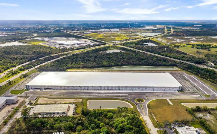 Pictures of Industrial property located at 5001 Crossroads Pkwy, Fort Pierce, FL 34945 for lease - image #1