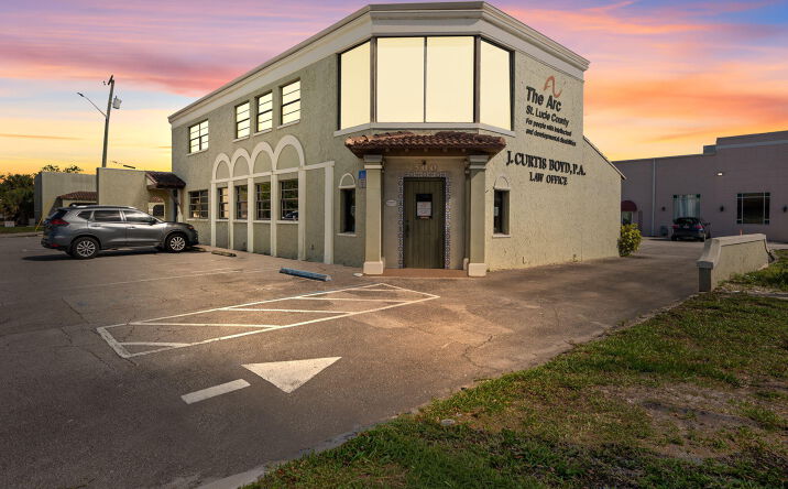 Pictures of Office, Retail property located at 500 S Us Highway 1, Fort Pierce, FL 34950 for lease - image #1