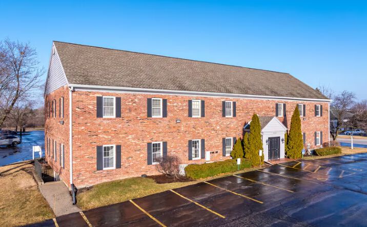 Pictures of Office property located at 10144 N Port Washington Rd, Mequon, WI 53092 for lease - image #1