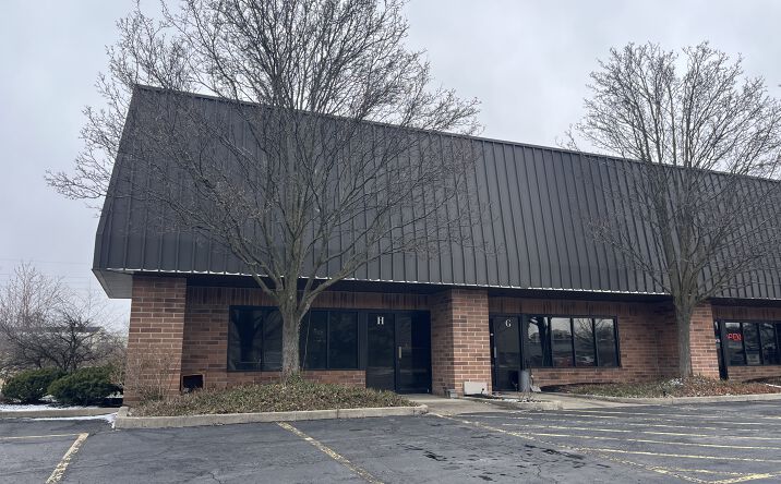 Pictures of Industrial, Retail property located at 100 Pelret Industrial Pkwy, Berea, OH 44017 for lease - image #1