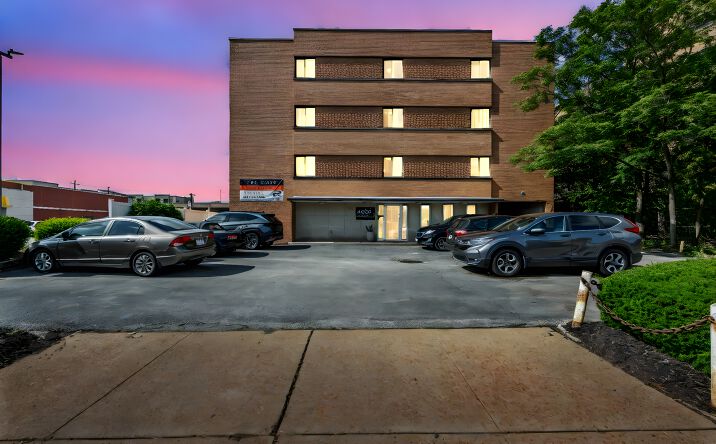 Pictures of Office property located at 4020 Lindell Blvd, St. Louis, MO 63108 for lease - image #1