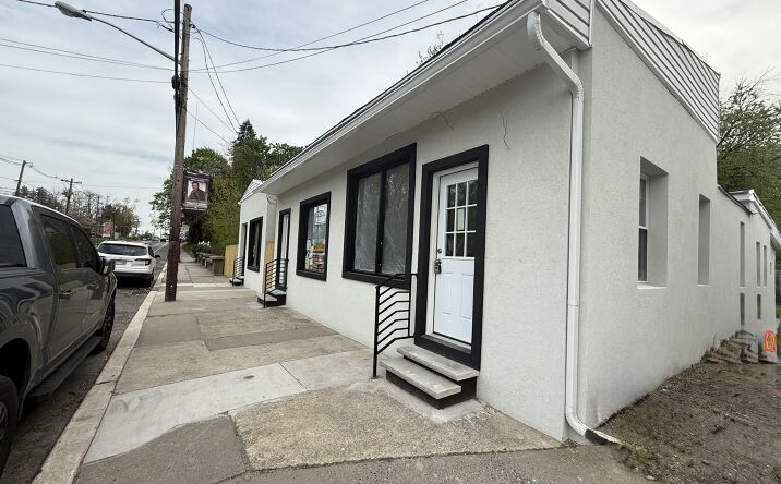 Pictures of Retail, Office, Restaurant property located at 212 S Black Horse Pike, Gloucester Township, NJ 08012 for lease - image #1