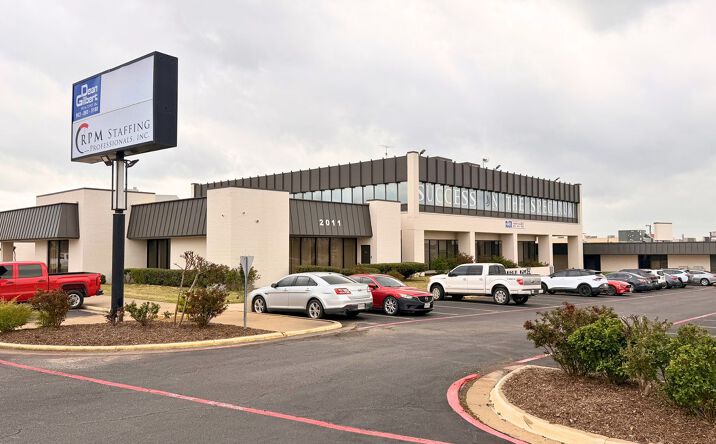 Pictures of Retail, Office property located at 2007 Texoma Pkwy, Sherman, TX 75090 for lease - image #1